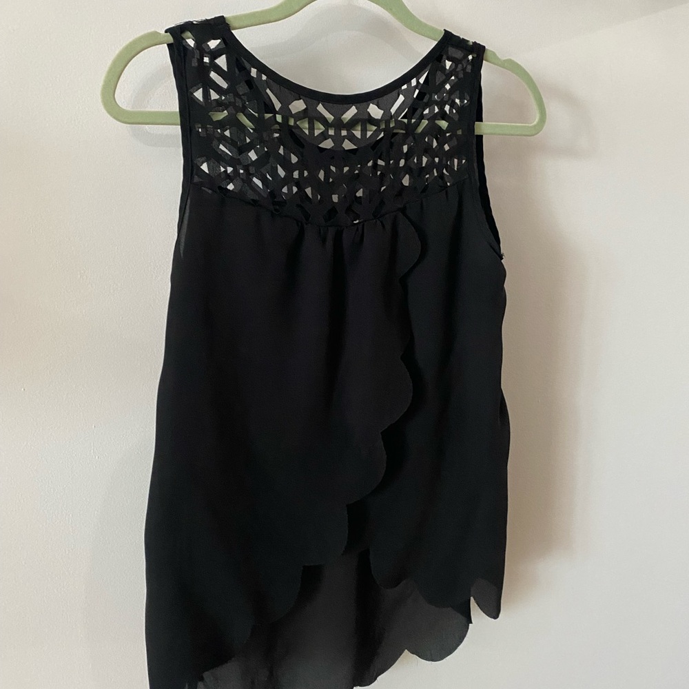Geometric Detail Top